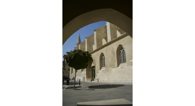 Visite guidée : Collégiale Notre Dame : spiritualité, architecture et pouvoir au cœur de la cité cardinalice